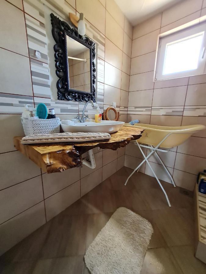 San Na Vodi Vila Semêndria Exterior foto